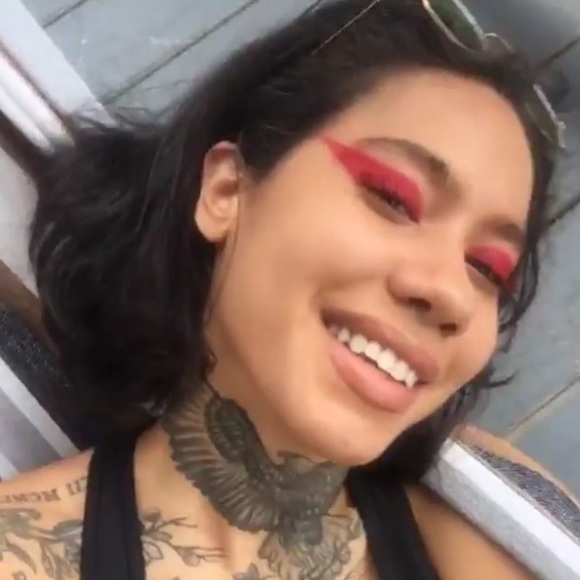 Meet your Posher, Danielle - Picture 3 of 3